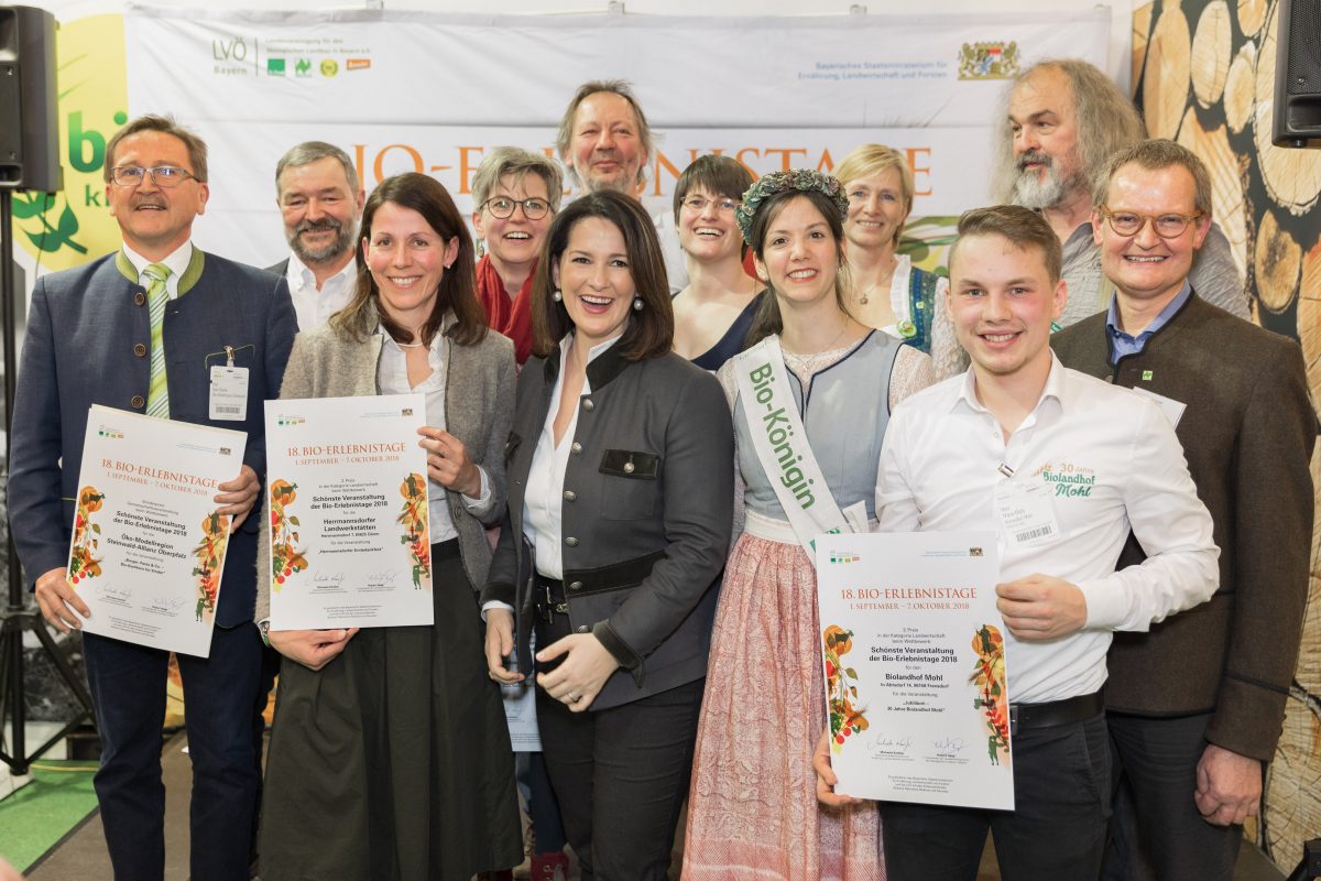 Gruppenbild mit allen Gewinnern Bio-Erlebnistage 2018